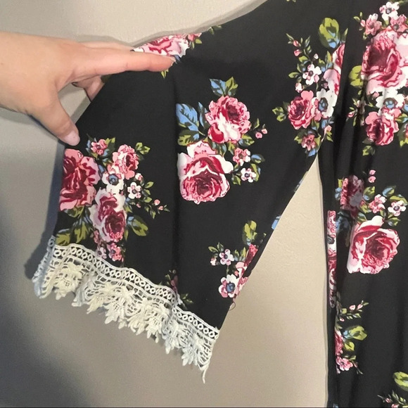 Women's Plus 2X C’est La Vie Floral Blouse Cold Shoulders Lace Soft - Picture 6 of 7